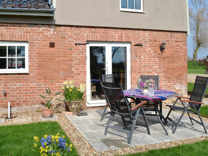 Patio | Honeypot Cottage, Metfield, nr. Harleston