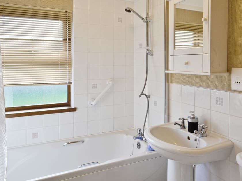 Bathroom | White Horse Farm - Otter’s Holt, Middlemarsh, nr. Sherborne