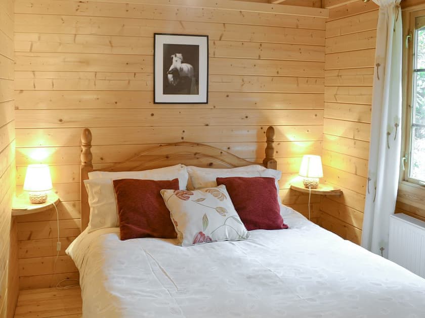 Double bedroom | Forest Lodge, Furze Hill, nr. Fordingbridge