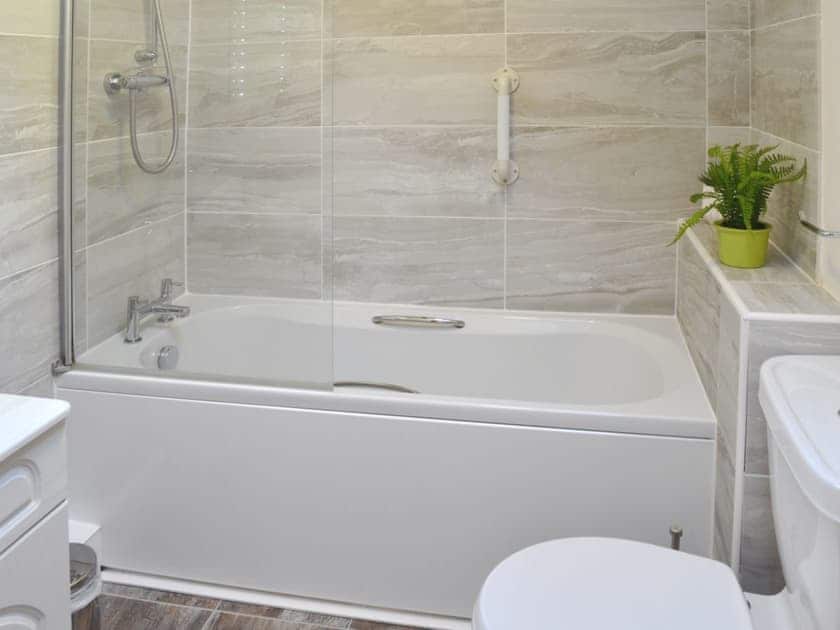 Bathroom | Rockville Farm - Copper House, Bempton, nr. Flamborough