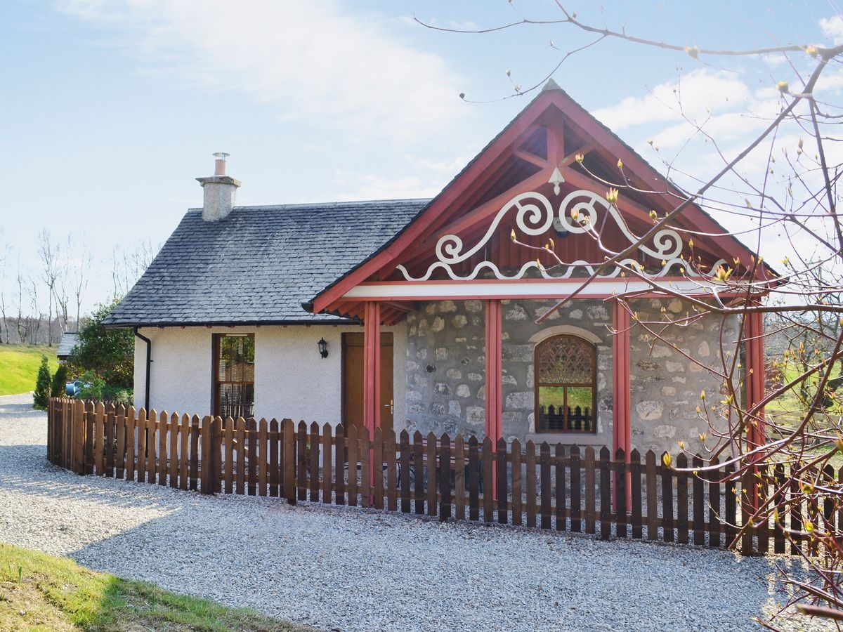 North Lodge Gate House - Image 2