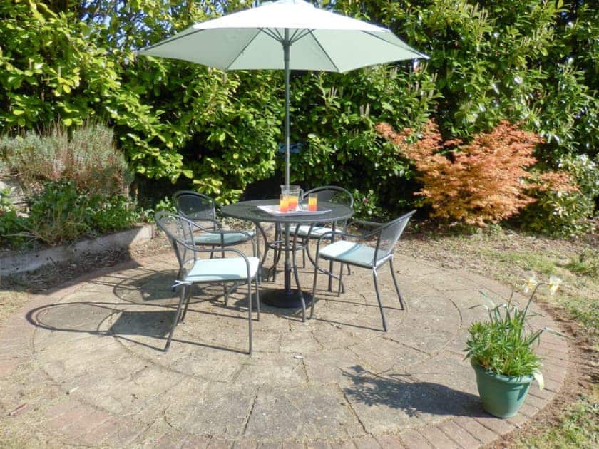Sitting-out-area | Willow Pool House, Kessingland, nr. Lowestoft