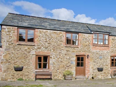 Budds Barns Carthouse Barn Ref 31214 In Titson Near Bude