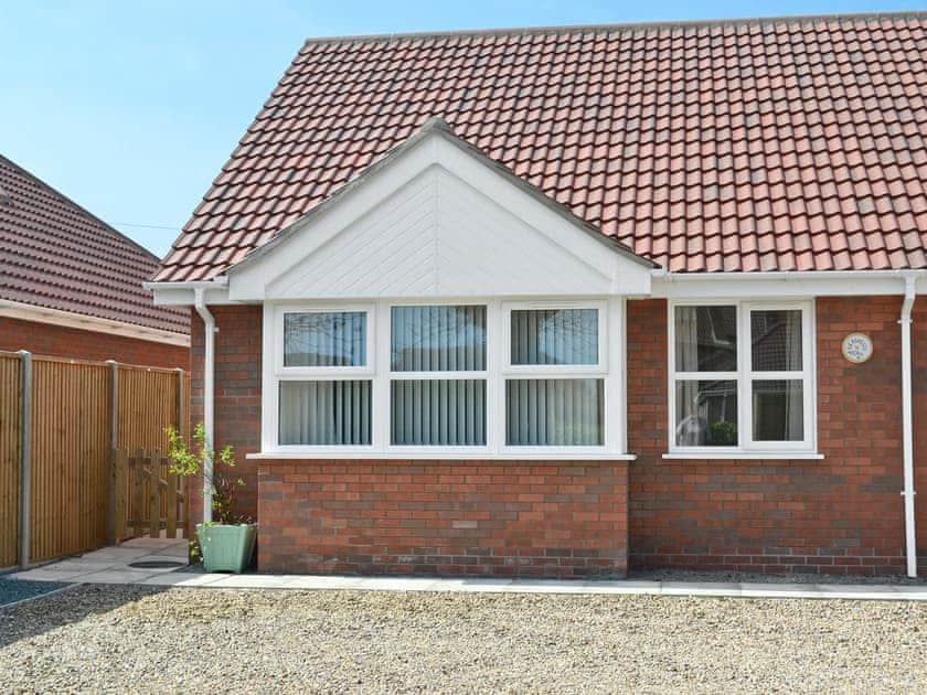 Exterior | Coastal Cottages - Sea Shells, Sutton-on-Sea, nr. Mablethorpe