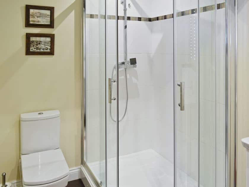 Shower room | Granary Cottage, Llandudno