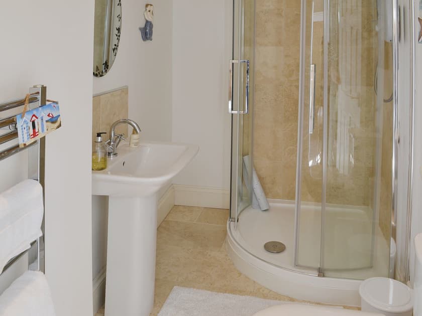 En-suite | Rosie’s Retreat, Whitby