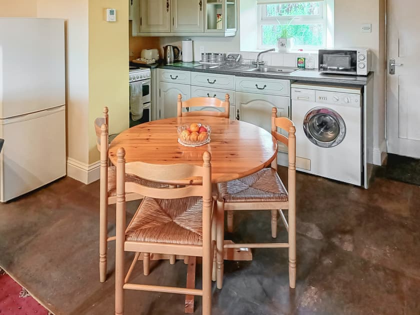 Open plan living/dining room/kitchen | Tom’s Cottage, Caldwell, nr. Richmond