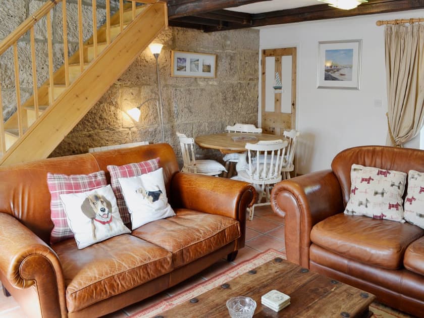 Sea Dog Cottage Ref 31195 In Portland Near Weymouth Dorset