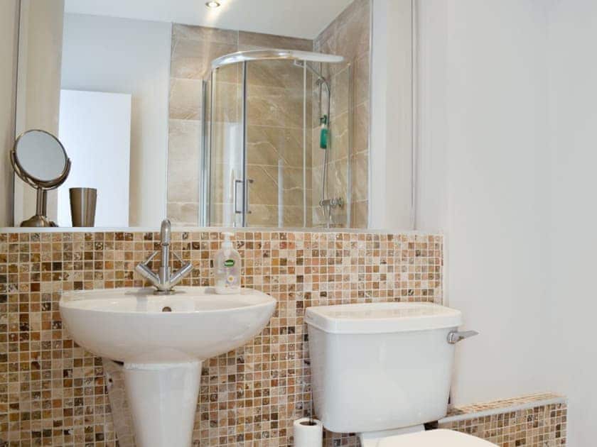 Shower room | Harbourside Apartment, Anstruther