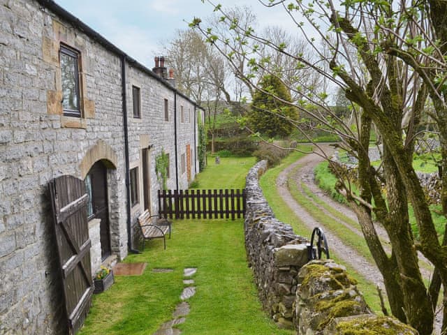 Dale House Farm Cottage Ref W7764 In Monyash Near Bakewell