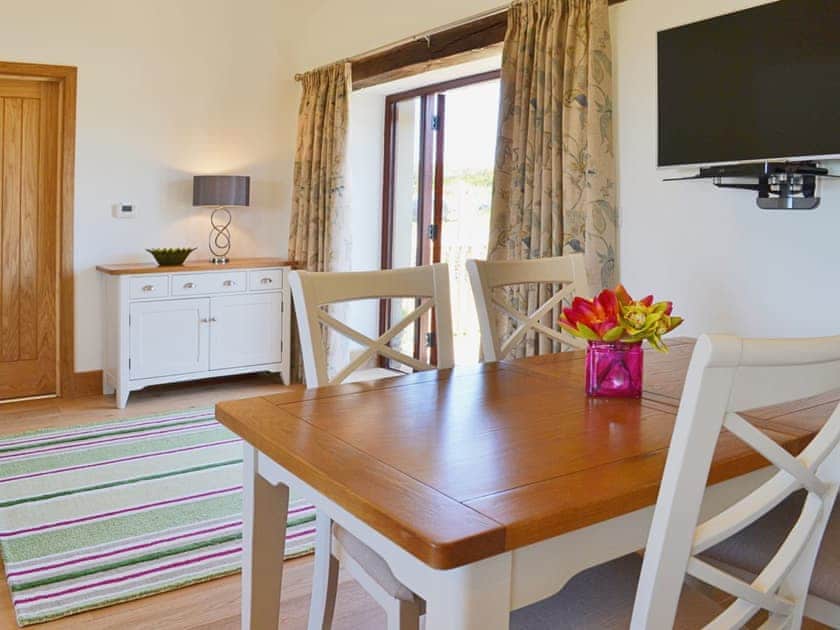 Open plan living/dining room/kitchen | Swallows Retreat, Hartland