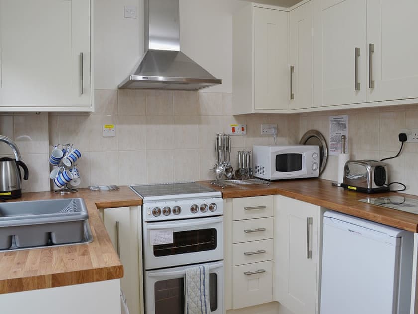 Kitchen/diner | Sea Breeze, Hopton-on-Sea, nr. Great Yarmouth