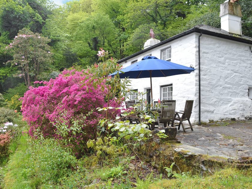 Bron Yr Aur Ref Cc612050 In Beddgelert Near Porthmadog Gwynedd