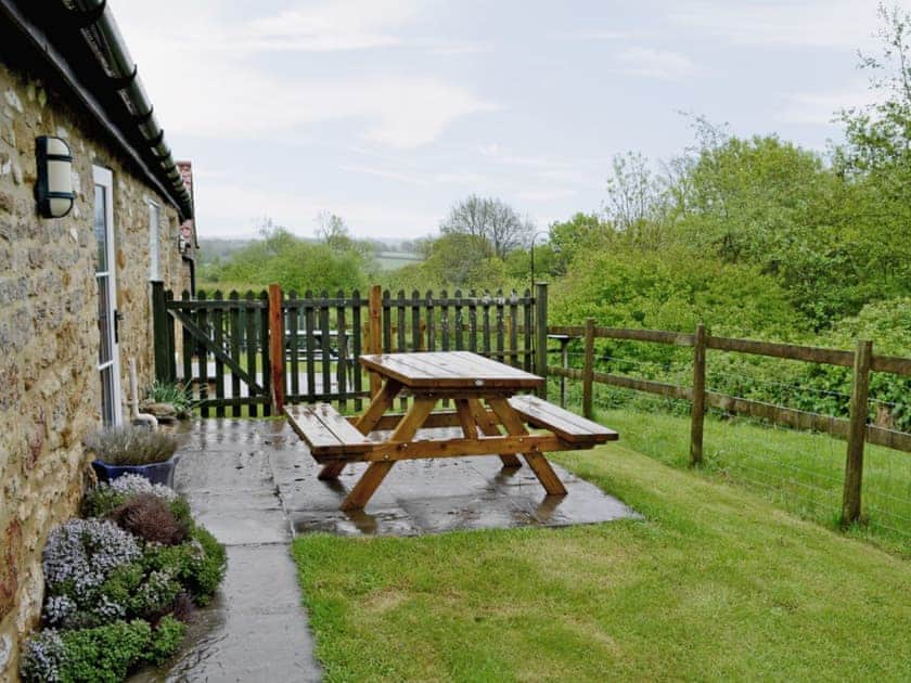 Sitting-out-area | Wren Cottage, Salwayash, nr. Bridport