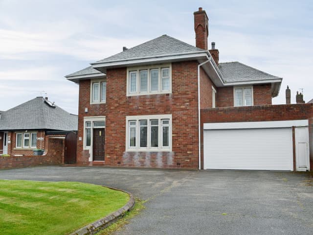 North Dene Ref W43594 In Blackpool Lancashire Cottages Com