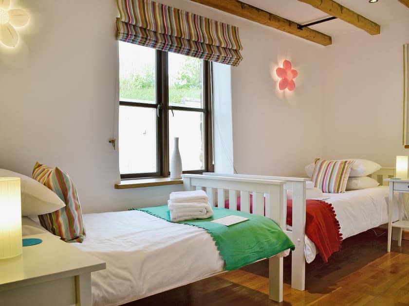 Twin bedroom | Ty Cerrig Farmhouse, St Clears, nr. Laugharne