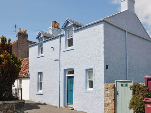 Edina Cottage Ref 31286 In Pittenweem Near St Andrews Fife