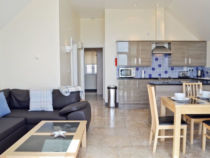 Open plan living/dining room/kitchen | Sea Breeze, Pendine near Amroth
