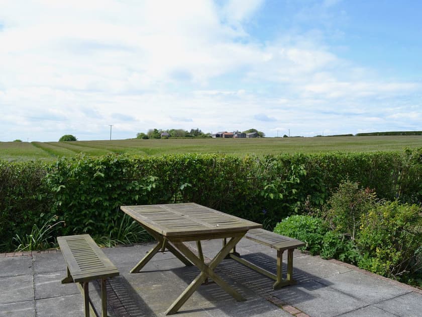 Cliff Cottage (ref IAX) in Bempton, Flamborough Head, Yorkshire EnglishCountryCottages