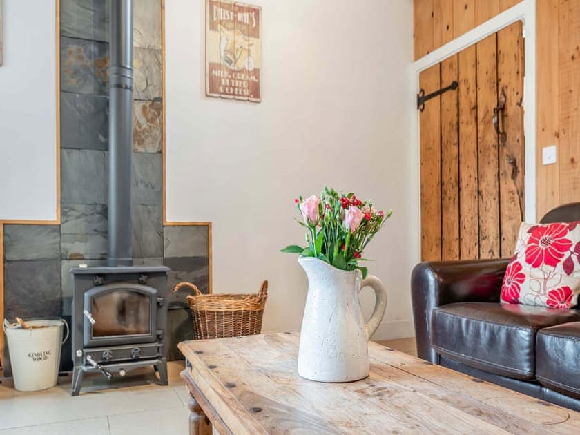 Stylish dining area | The Waggon House - Milton End Farm Barns, Arlingham, near Frampton-on-Severn