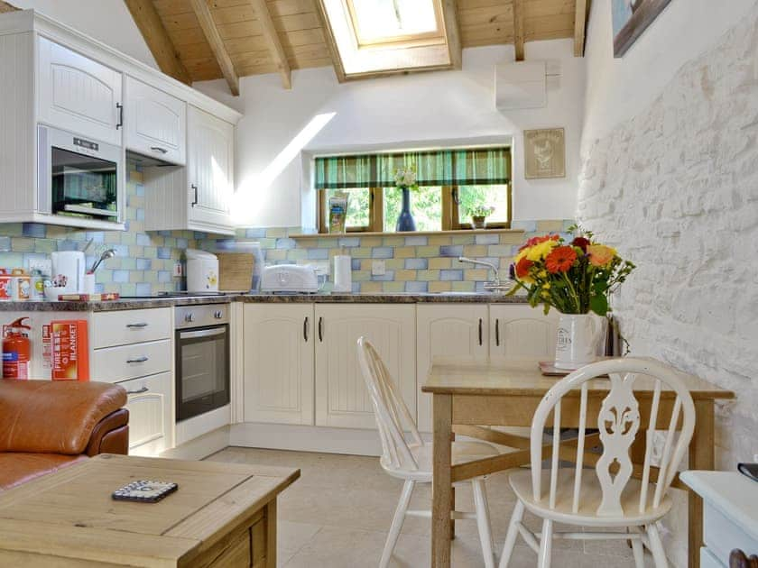 Open plan living space | The Dairy - Milton End Farm Barns, Arlingham, near Frampton-on-Severn