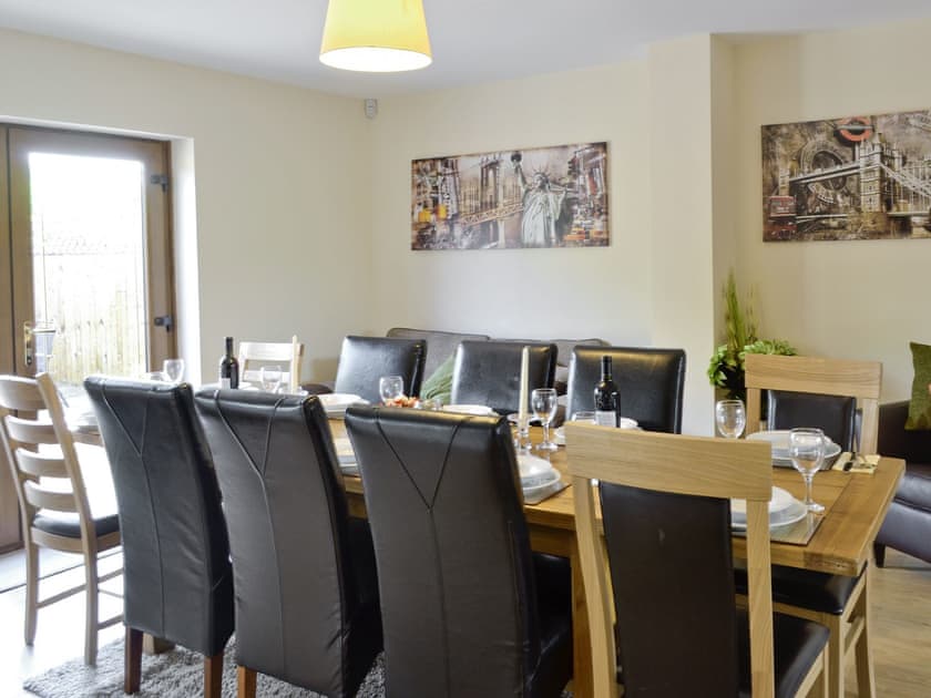 Spacious dining room | Dan-y-Glo, Waunarlwydd near Swansea