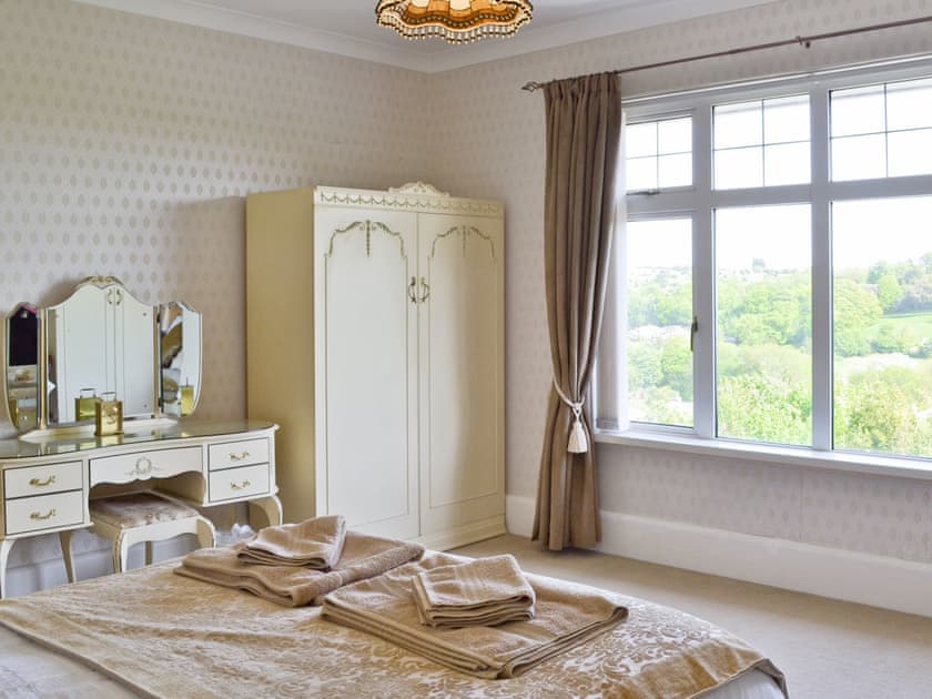 Double bedroom | Park House, Carisbrooke, nr. Newport