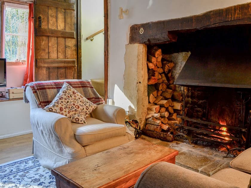 Living room/dining room | Driftcombe Farmhouse, Bisley