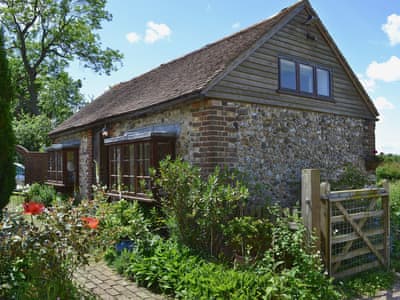 The Stable Ref W43580 In Hastingleigh Near Ashford Kent