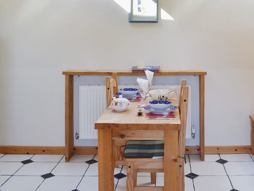 Kitchen/diner | Horseshoe Cottage - Lewannick Farm, Holywell Bay, nr. Cubert