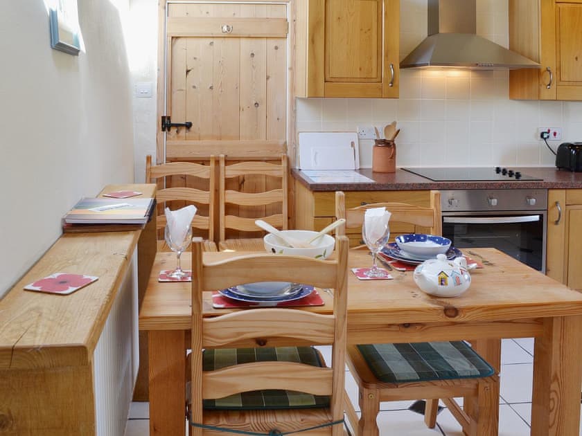 Kitchen/diner | Horseshoe Cottage - Lewannick Farm, Holywell Bay, nr. Cubert