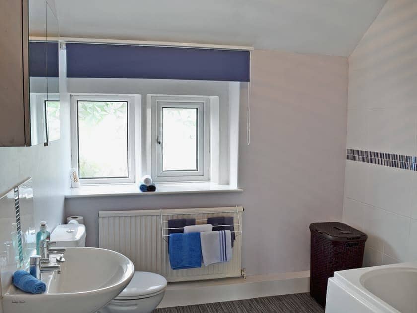 Bathroom | Tree Tops, Youlgreave near Bakewell