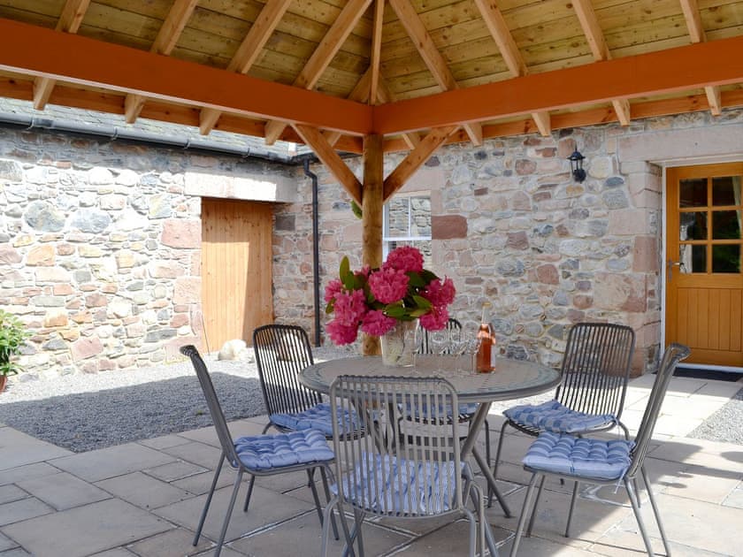 Sitting-out-area | Song Bird Cottage, Scaniport, nr. Inverness