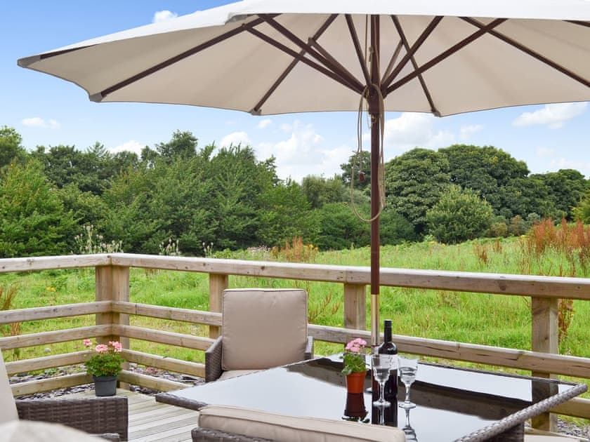 Sitting-out-area | Hen Weithdy, Rhostryfan, Caernarfon
