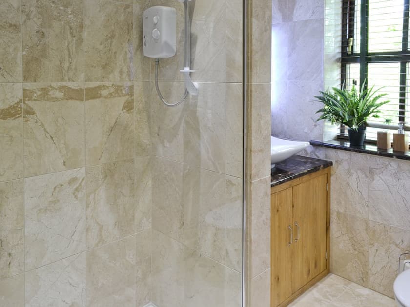 Shower room | Hen Weithdy, Rhostryfan, Caernarfon
