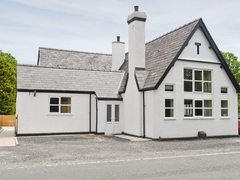 Exterior | Snowdon, Caeathro, Caernarfon