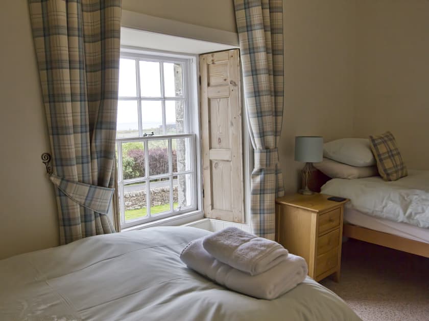 Twin bedroom | Drummuie House, Golspie