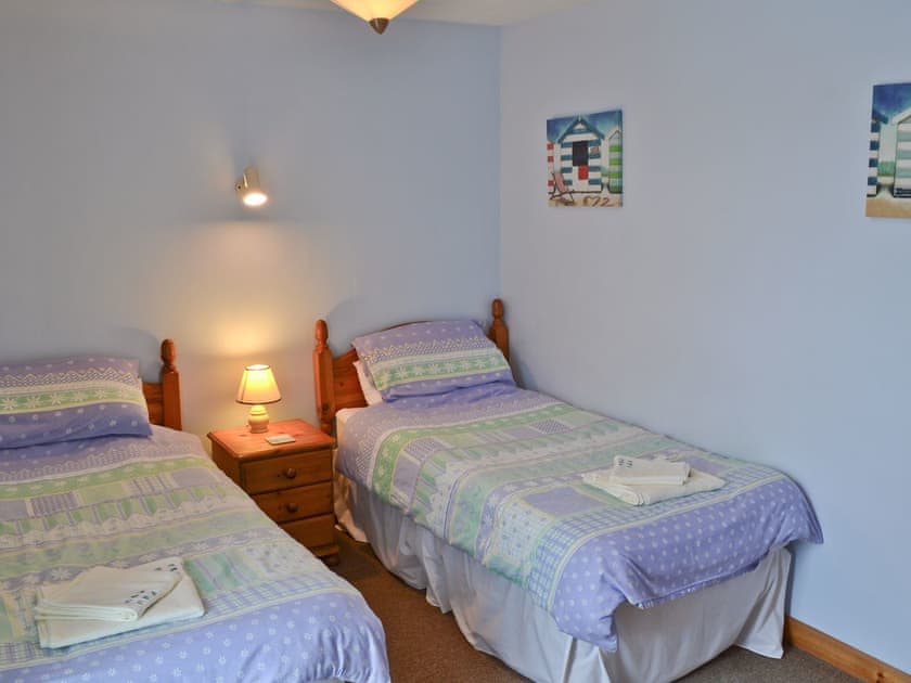 Twin bedroom | Brambles, St Agnes