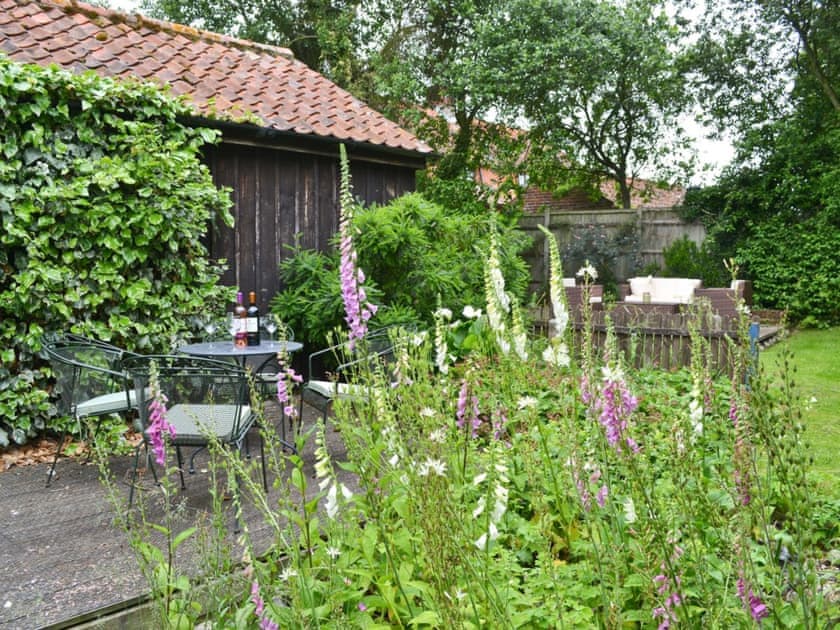 Sitting-out-area | Saracens Retreat, Wickmere, nr. Sheringham