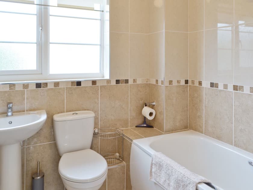 Bathroom | Woodland View, Shanklin