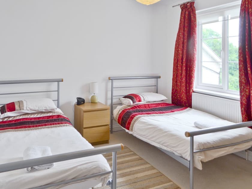 Twin bedroom | Woodland View, Shanklin