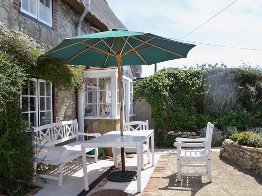 Sitting-out-area | Southview Cottage, Wellow, nr. Yarmouth