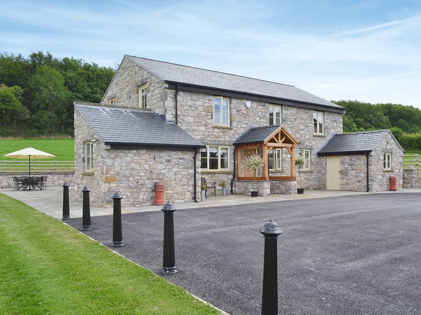 Ample parking | Pheasant Fields - Holly and Pines Holidays, Holywell