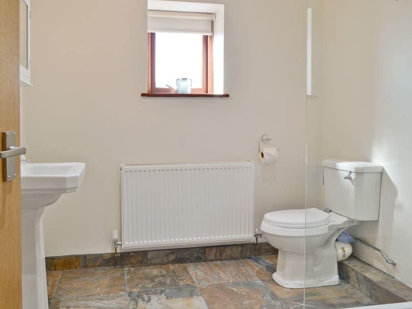 En-suite | Alarch, Llanfachraeth near Holyhead