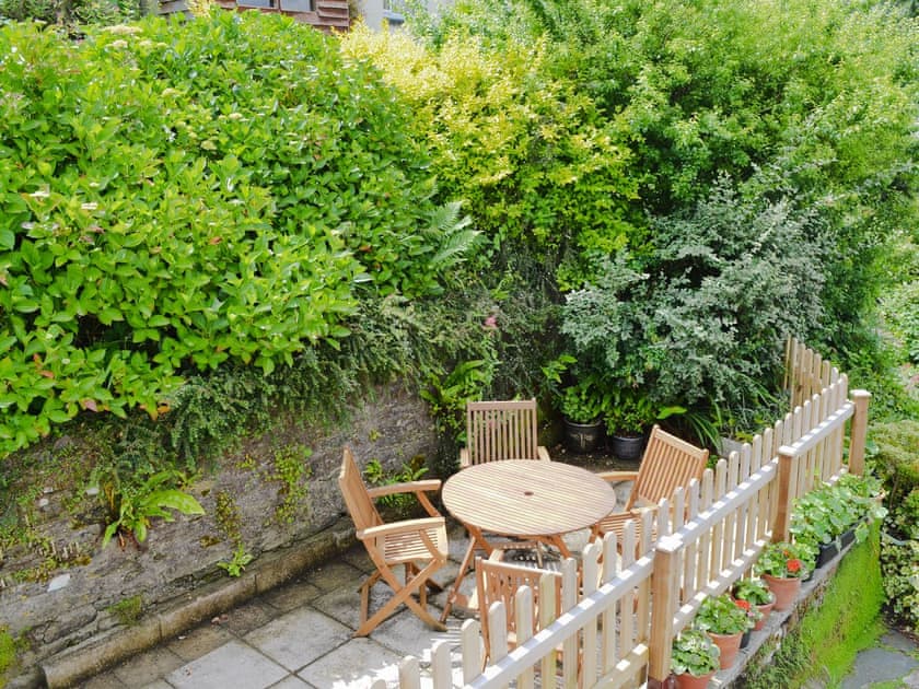 Sitting-out-area | Watersmeet, Looe