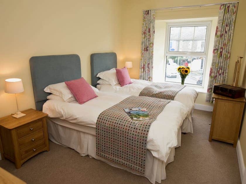 Twin bedroom | Above Cott, Windermere