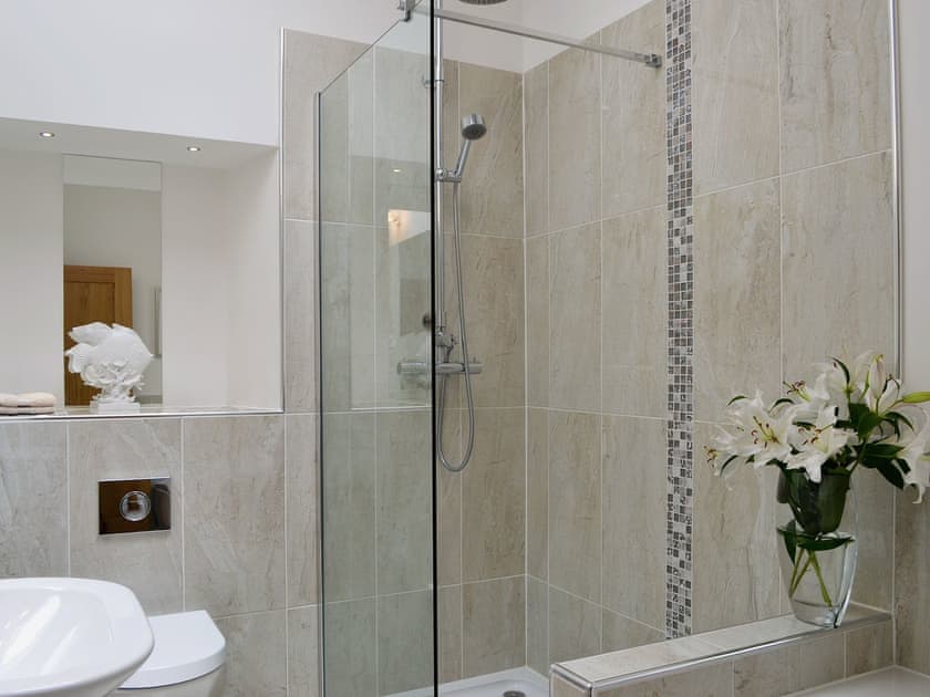 Bathroom | Ladybird Cottage, Scaniport, nr. Inverness