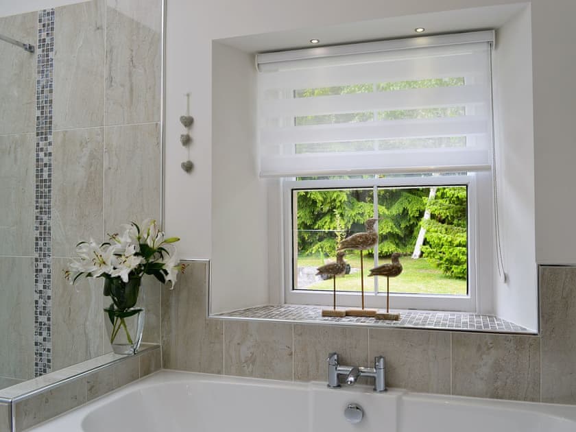 Bathroom | Ladybird Cottage, Scaniport, nr. Inverness