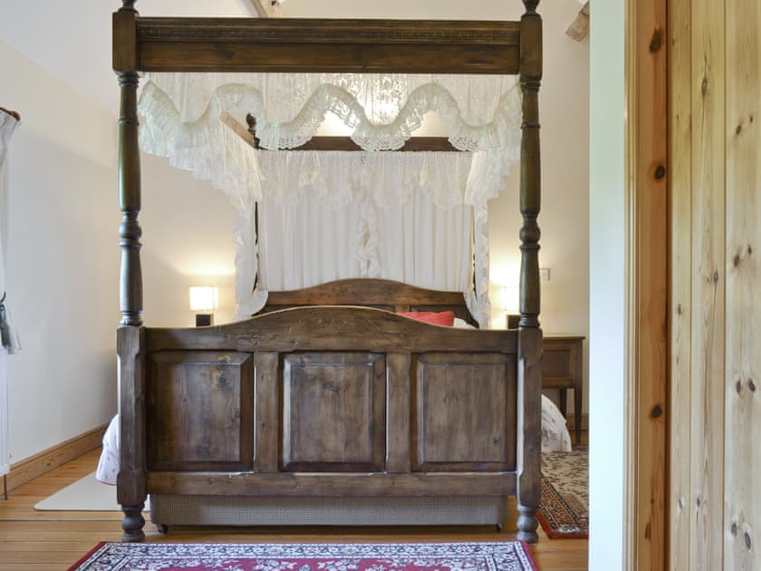 Four Poster bedroom | Swallows Loft, Cromford near Matlock