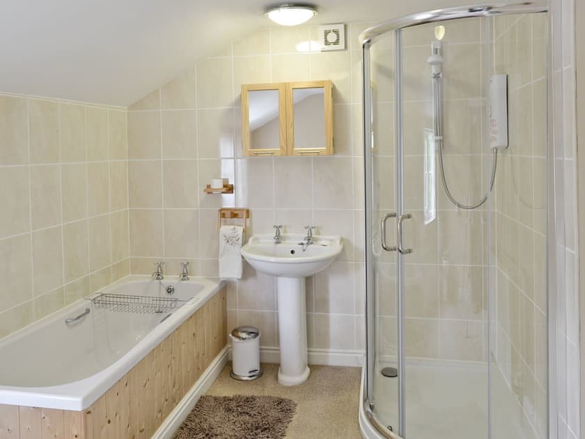 Bathroom | West End Farmhouse, Ulrome, nr. Bridlington